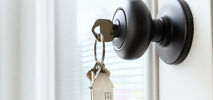 Bifold Door Knob Replacement in Mira Loma, California